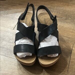 Pierre Dumas Black Wedges